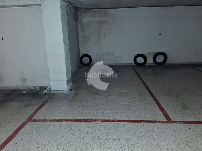 Foto aa812b54-d4da-4b7c-8a39-0d1dfb01a967. Aparcament cotxe a Casco Vello Vigo