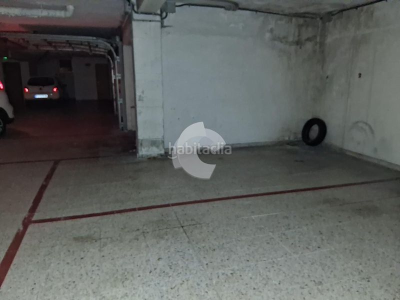 Foto e051b3a1-e2d9-40a2-8af7-2761b9f7e789. Aparcament cotxe a Casco Vello Vigo