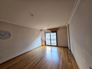 Miete Etagenwohnung in Plaza España - Corte Inglés. Alquiler de vivienda seminueva en pleno centro de la ciudad zona