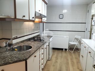 Lloguer Pis a Plaza España - Corte Inglés. Alquiler de piso para estudiantes completamente amueblado en cal