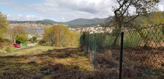 Terreno residencial en O Hío. Bonito terreno en hio muy soleado y a 5 minútos de la playa de v
