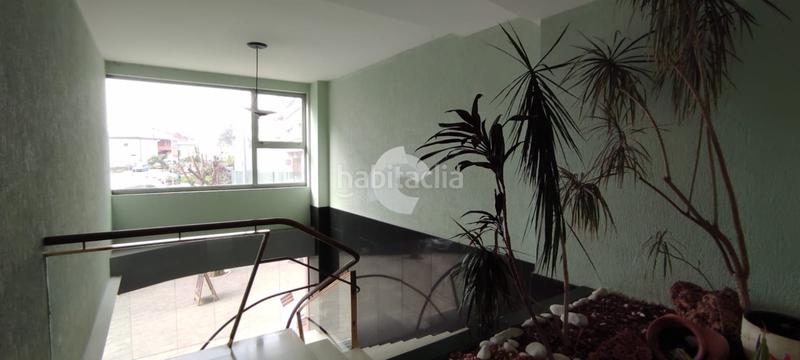 Foto ec8fc794-f128-464c-a633-ed3285152fdf. Alquiler local comercial peluquería en alquiler con licencia en la c gregorio espino, urbanización las palmeras. el acceso al local tiene escaleras. la pel en Vigo