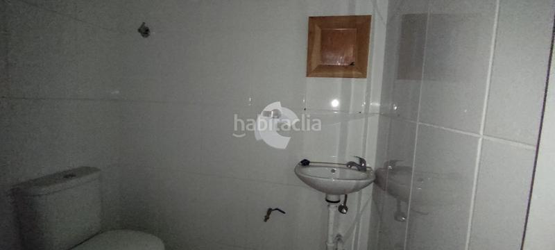 Foto 9a384047-e011-4d97-92c9-06ecfd82456c. Rent business premise in O Castro Vigo