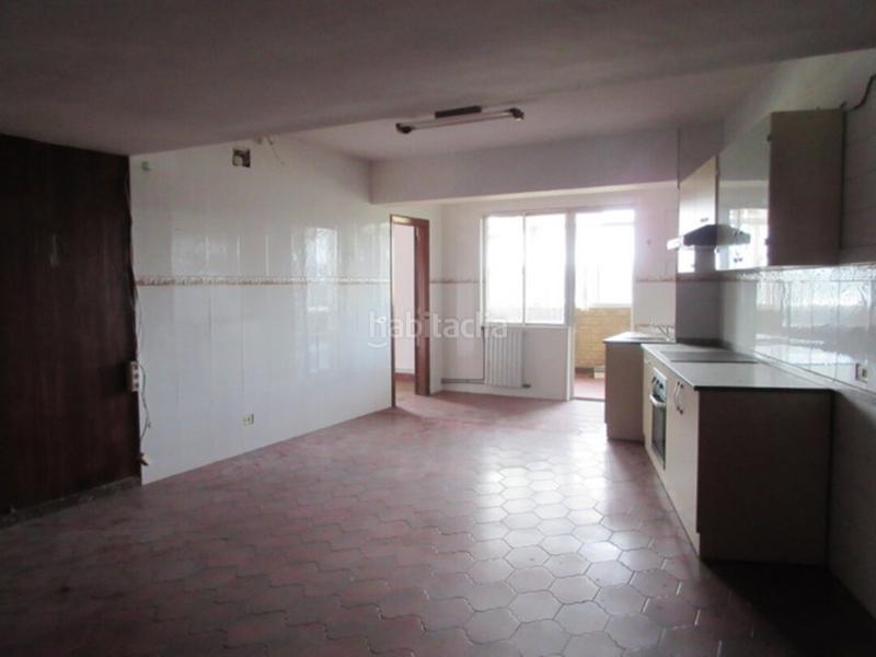 Foto 99bf32a4-2e4b-489b-b359-0c25afeab428. Piso descubre tu nuevo hogar en la hermosa rúa toeleira, ! te presentamos este encantador piso de 155 m, de los cuales 93 m son úti en Neda