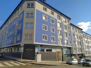Business premise in Vila de negreira 48. Se alquila o vende amplio local comercial en bruto de 677,45 m,