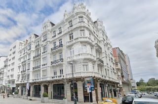 Alquiler Oficina  Compostela. Se alquila espacio para oficinas en un edificio emblemático en p