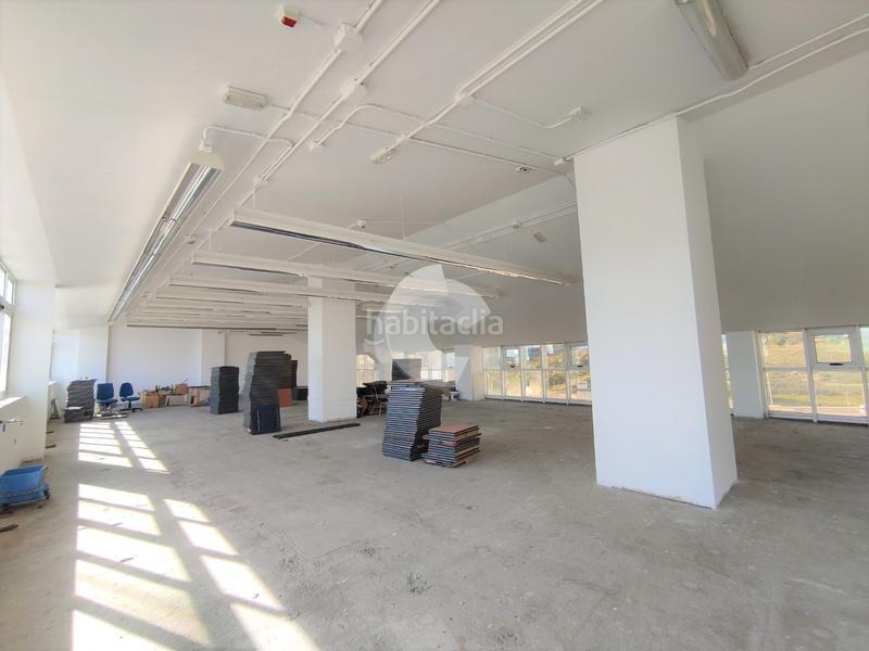 Foto 18ab89ed-45a6-40c3-b59e-6c9ef847f4b9. Affitto ufficio in Someso - Matogrande Coruña (A)