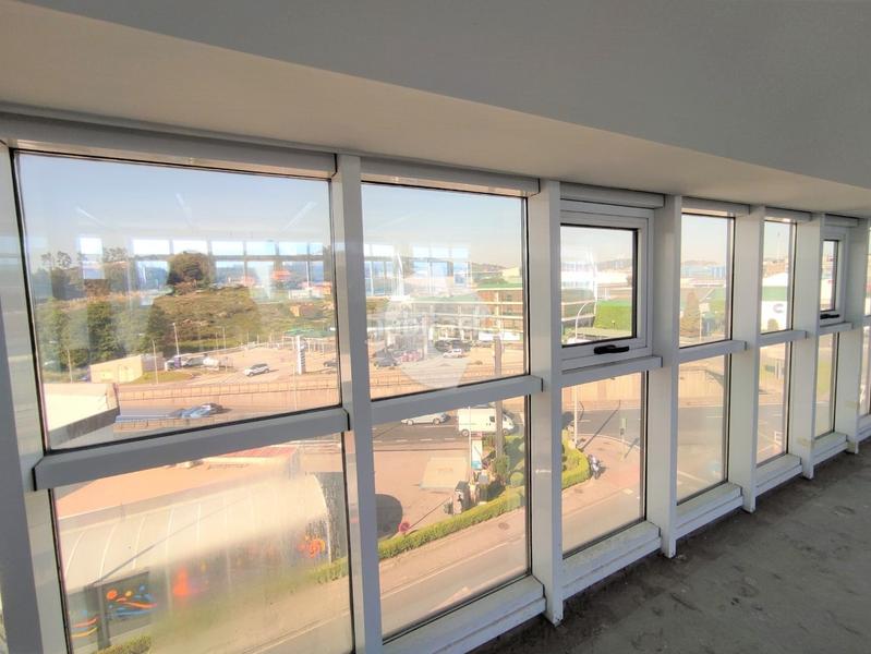 Foto 326d8151-e8e9-4d09-90d7-256564525515. Location bureau dans Someso - Matogrande Coruña (A)