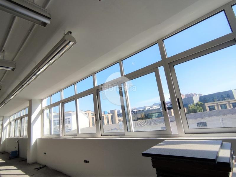 Foto 3aa562a5-2b0f-461e-99c3-89a7ddc2efd9. Miete büro in Someso - Matogrande Coruña (A)