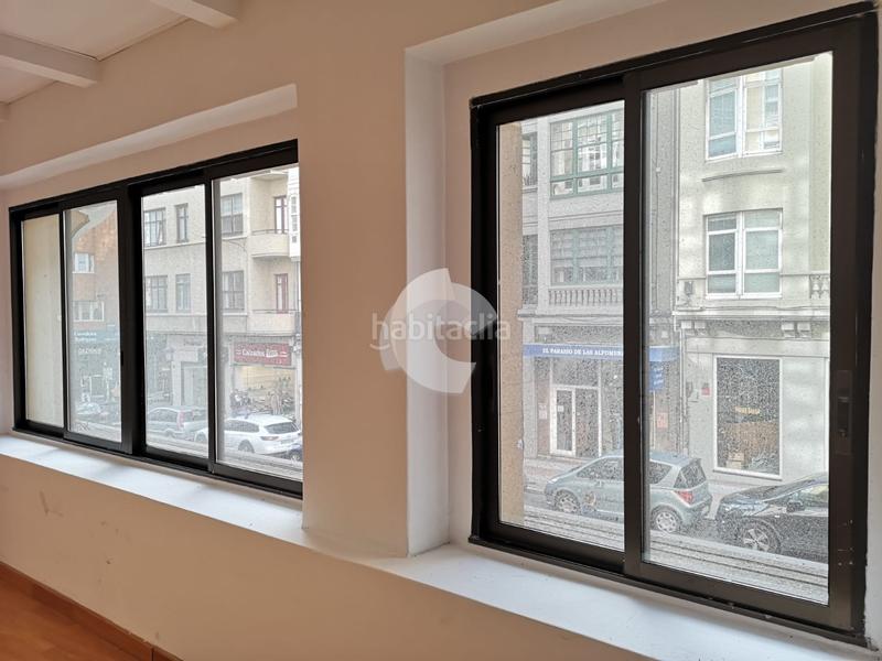 Foto 3f11e106-15f8-4263-8558-fe025b5c853c. Rent office space in san andres 158 in Ensanche Coruña (A)