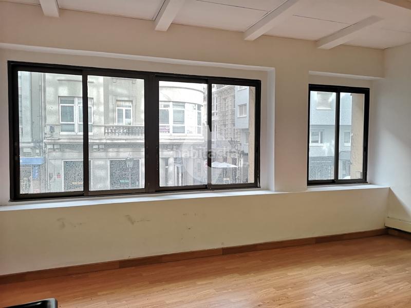 Foto c62413d4-0878-47bf-9a14-25667df94abe. Rent office space in san andres 158 in Ensanche Coruña (A)