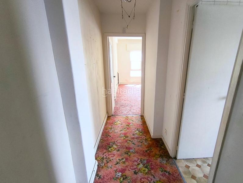Foto 32ca5fd3-dd13-4ea3-9fe1-be21dee7e2d8. Piso luminoso piso exterior en a coruña excelente altura y orientación sur te presentamos este piso situado en a coruña, ideal tanto p en Coruña (A)