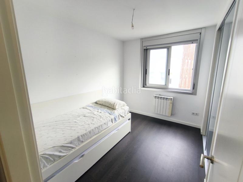 Foto f418860c-f0a4-45d3-8633-64e1c6d3f37a. Piso vivienda lista para entrar a vivir en el centro de Perillo a un paso de la playa te presentamos esta acogedora vivienda de 72 m s en Oleiros