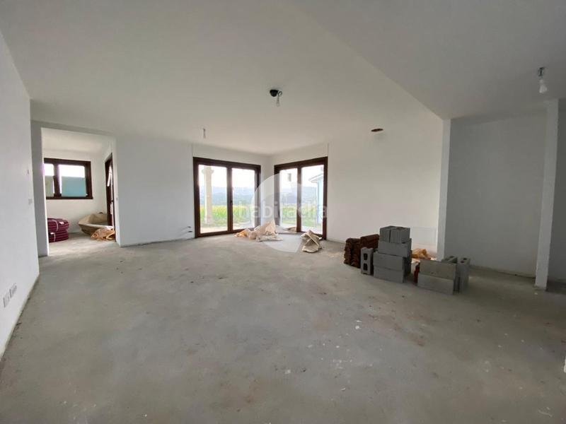 Foto 8d2a38fc-b82b-46b4-a035-0737c54b0c88. Casa in Carballo