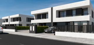 Casa adossada  Rua as camposas. Chalet pareado