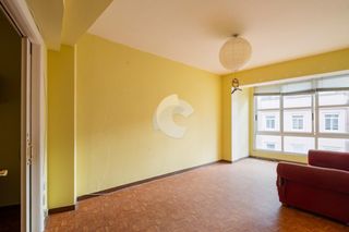 Appartement à Paseo de los Puentes - Santa Margarita. Situado en una de las arterias principales de la ciudad, este in