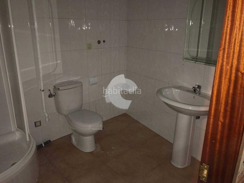 Foto 234eaaff-1086-4795-9410-855601f3adca. Local comercial a Moeche