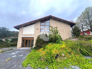 Semi detached house in Morás - A Zapateira. Excelente oportunidad para adquirir una vivienda unifamiliar con