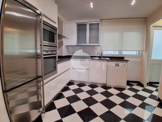 Flat in Ciudad Vieja. Exclusivo piso reformado de 168 m en pleno centro de a coruña si