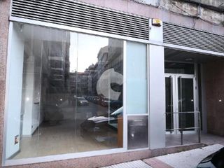 Geschäftsraum in Os Mallos. Conjunto de tres locales comerciales acondicionados y unidos int