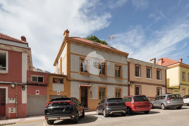 Foto 52a9a97c-5537-49fb-b059-736cd53be9af. Casa adossada amb calefacció aparcament a Monte Alto - Zalaeta - Atocha Coruña (A)