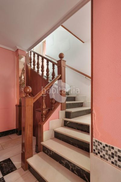 Foto d85d593e-ef25-4bf5-b141-4b3d9b544f53. Casa adossada amb calefacció aparcament a Monte Alto - Zalaeta - Atocha Coruña (A)