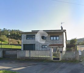 Haus in Suevos. Se ofrece esta amplia vivienda unifamiliar con una superficie de