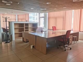 Local commercial à Betanzos. Excelente oportunidad en betanzos. local en esquina a dos fachad