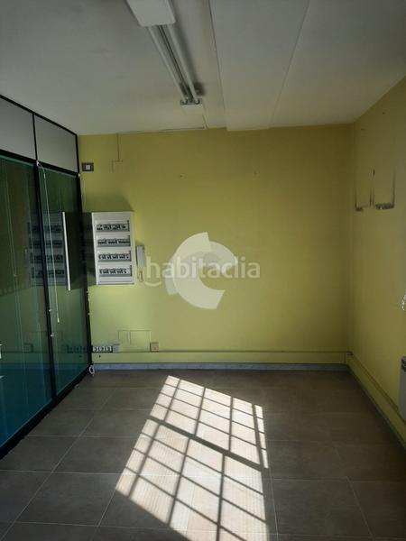 Foto aa789e39-a040-472a-b1fa-ff35cf7d7285. Miete büro in Vioño Coruña (A)