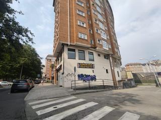 Aparcament cotxe a Los Rosales. Plaza de garaje en venta en zona los rosales. de 10m2 con acceso