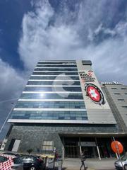 Rent Office space in Someso - Matogrande. 1000 m de oficinas con gran visibilidad en la principal via de e