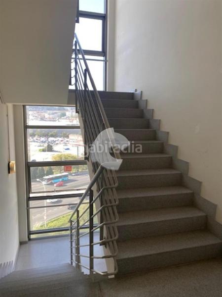 Foto c5890448-78fc-40fb-8f88-909faf071551. Location bureau dans Someso - Matogrande Coruña (A)