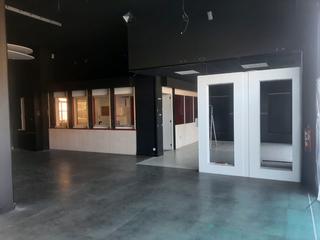 Location Local commercial  Curros enriquez. Bajo comercial disponible en alquiler en una ubicación estratégi