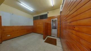 Local Comercial a Santo tomas 8. Local comercial de 236m2 situado en planta baja de edificio resi