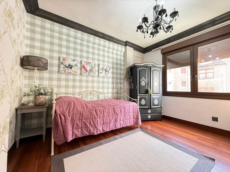 Foto 36a2da31-e94a-41f2-bb74-5923f023c153. Piso  soleado y amplio en Casco Viejo - Muelle Portugalete