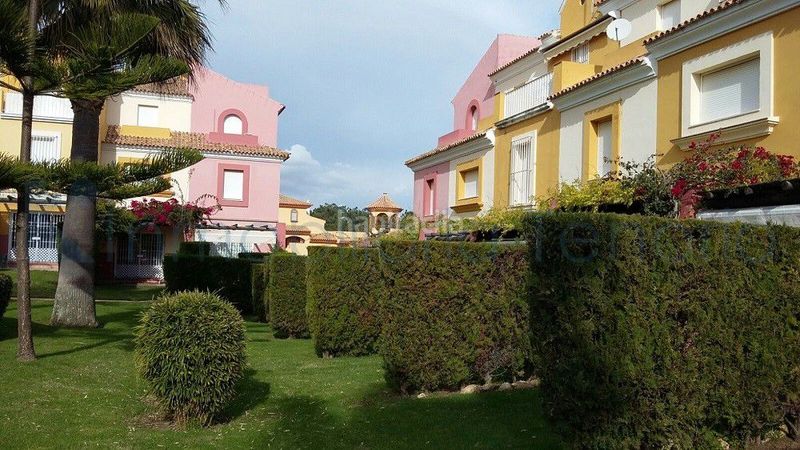 Foto d821bddf-2f98-486a-a8ad-dacaa2bef691. Location maison jumelée dans de la chirina dans Islantilla golf Islantilla