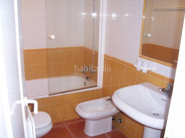 Foto 8a6993e8-19c5-456d-9d5b-da89a4844142. Apartament amb calefacció aparcament a Islantilla costa Islantilla