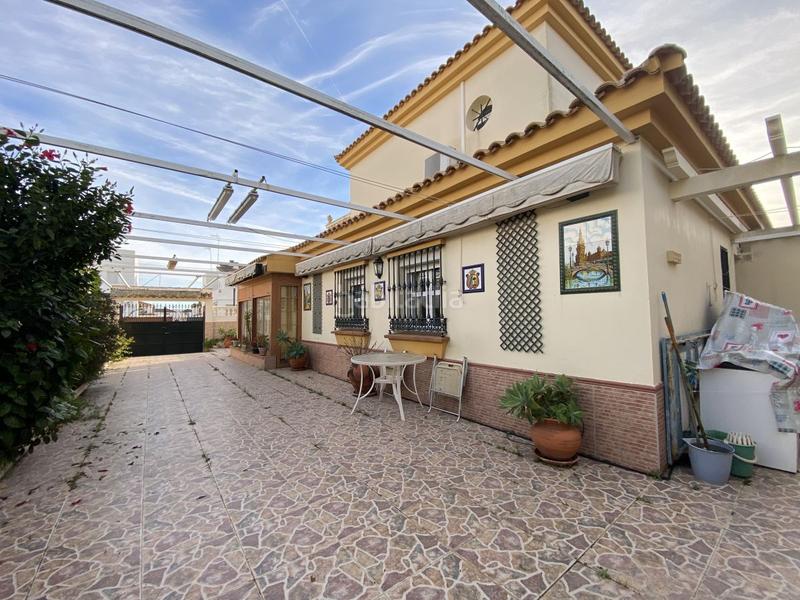 Foto 6e1cb47c-a557-461a-9f59-8e053a61756d. Chalet dans Urbasur Islantilla