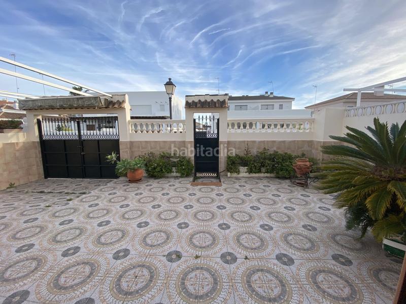 Foto d4da16cb-fbc4-463b-9758-66eee949848a. Chalet dans Urbasur Islantilla