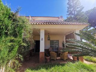 Location Chalet à Calamar. Chalet en alquiler en islantilla  urbasur, 4 dormitorios.