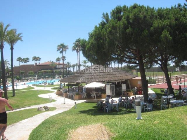 Foto dd04c6f0-b3cc-4809-9e82-489be8de945f. Apartament amb aparcament a Islantilla costa Islantilla