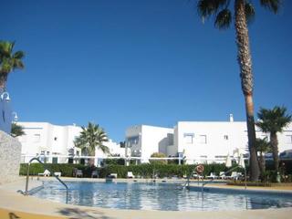 Rent Semi detached house in Islantilla Golf. Adosado en alquiler en islantilla  campo de golf, 2 dormitorios.