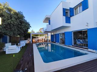 Xalet a Urbasur. Chalet en venta en islantilla  urbasur, 4 dormitorios.