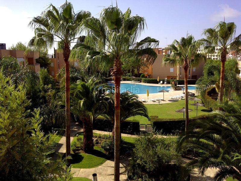 Foto f6ef24f5-9a37-42ca-bfce-92f0a17fc340. Apartament amb calefacció a Islantilla costa Islantilla