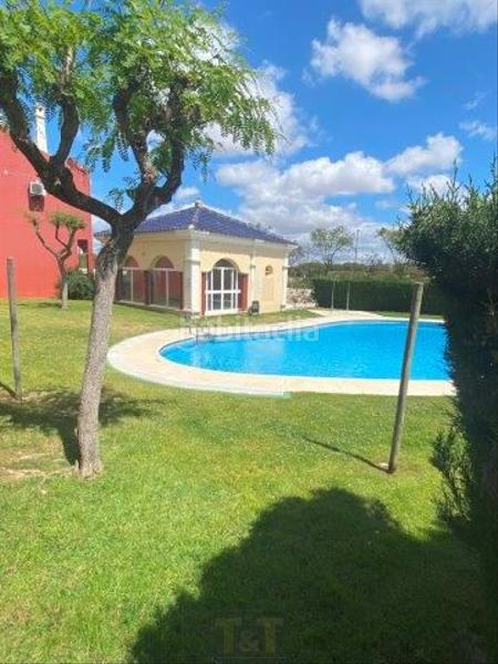 Foto 730aaa83-292b-4a57-b715-8fe9eb2f5b9e. Casa adossada amb aparcament a Islantilla golf Islantilla