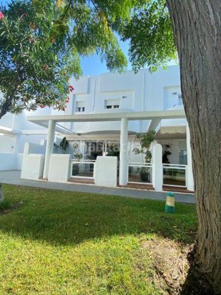 Foto 41ca87ae-0c76-4b6c-8356-4dd8bfc791ac. Maison dans paseo del golf 1 dans Islantilla golf Islantilla