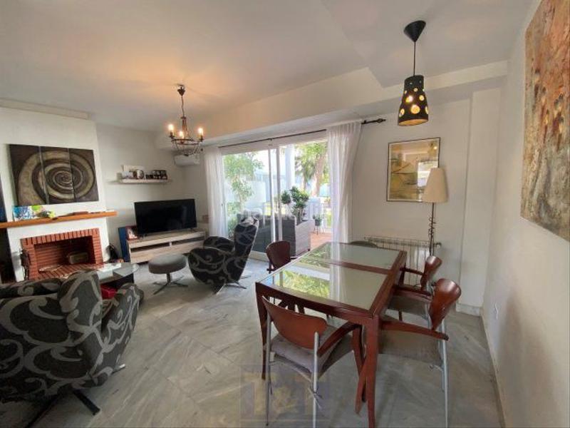 Foto d50438f7-686a-4ac3-9a7e-4b08ba026878. Maison dans paseo del golf 1 dans Islantilla golf Islantilla