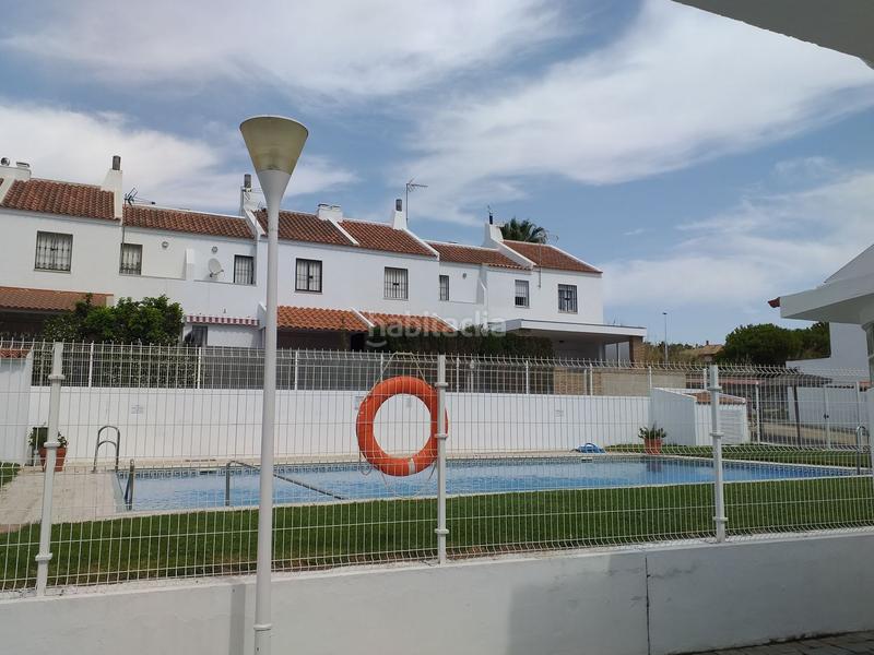 Foto 2c8aeddb-0626-4dcf-ba30-f5bbc742f707. Casa  en venta Urbasur, 3 dormitorios. en Urbasur Islantilla