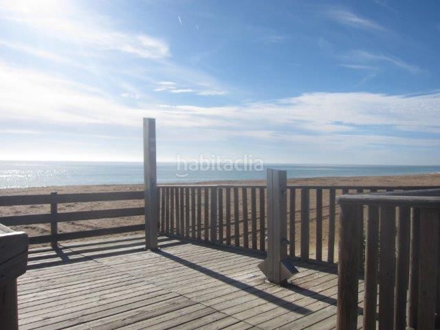 Foto 6c6ce222-1d1f-4ad5-8aa9-3a195de13ea6. Appartement in islantilla 1 in La Antilla