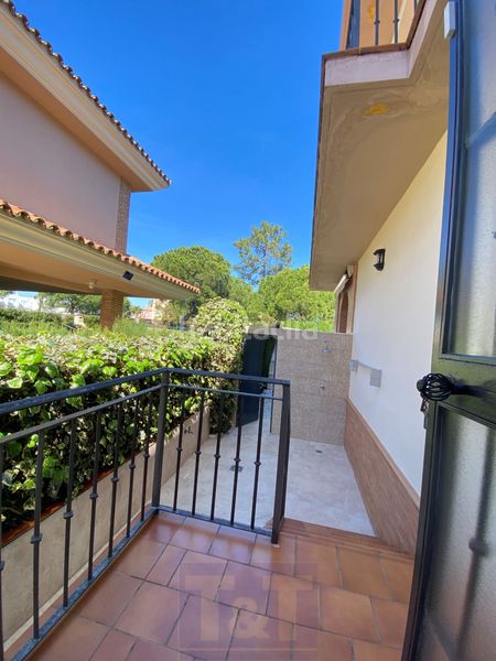 Foto a10215db-f652-4e44-8eb5-3fb133f4bc13. Chalet in barranco del moro 1 in Islantilla golf Islantilla